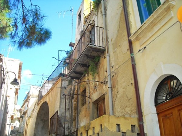 casa indipendente in vendita a Scicli