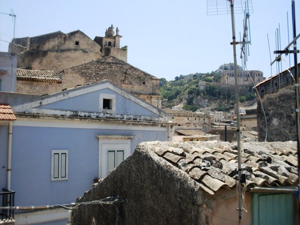 casa indipendente in vendita a Scicli