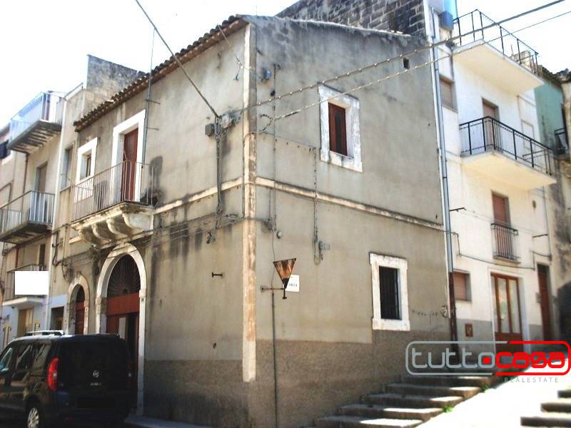 casa indipendente in vendita a Scicli