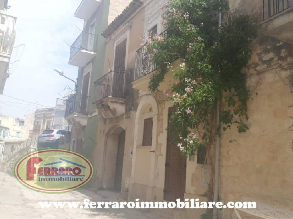 casa indipendente in vendita a Scicli