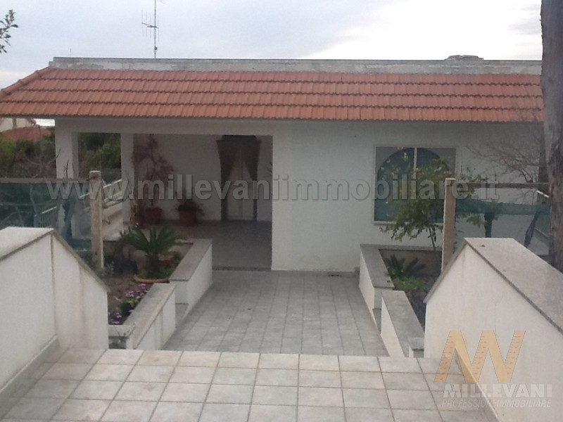casa indipendente in vendita a Scicli