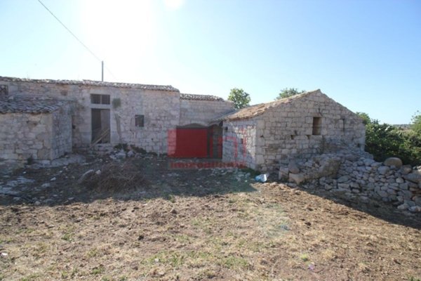 casa indipendente in vendita a Scicli