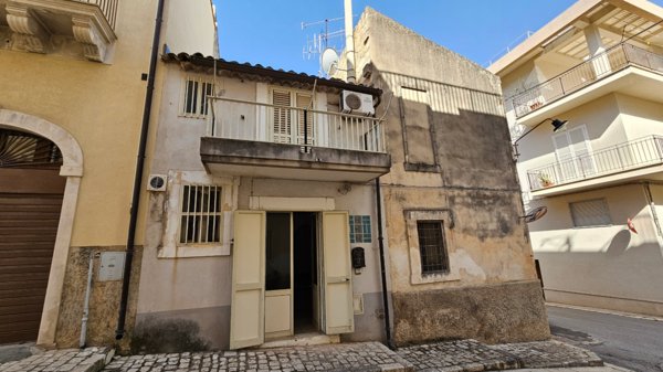 casa indipendente in vendita a Scicli