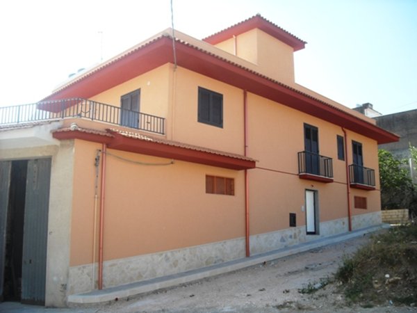 casa indipendente in vendita a Scicli
