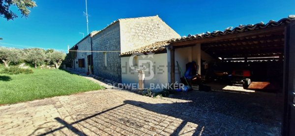 casa indipendente in vendita a Scicli
