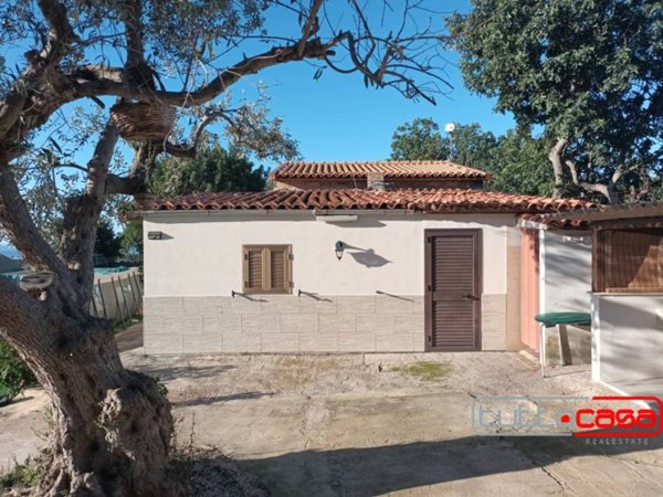 casa indipendente in vendita a Scicli