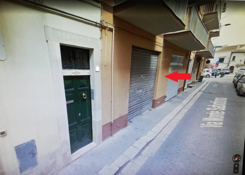 locale commerciale in vendita a Scicli