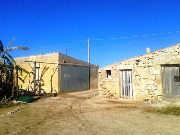 casa indipendente in vendita a Scicli
