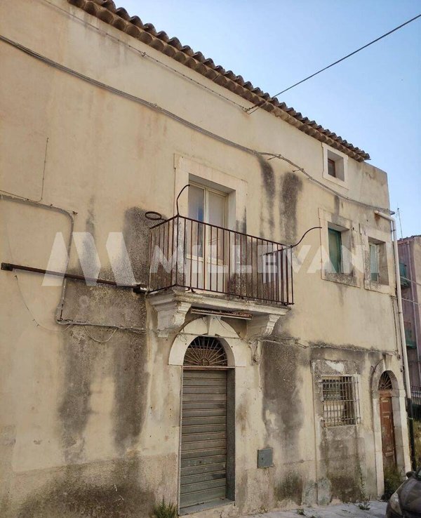 casa indipendente in vendita a Scicli