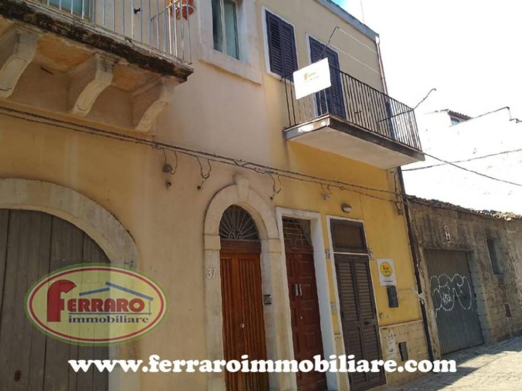 casa indipendente in vendita a Scicli