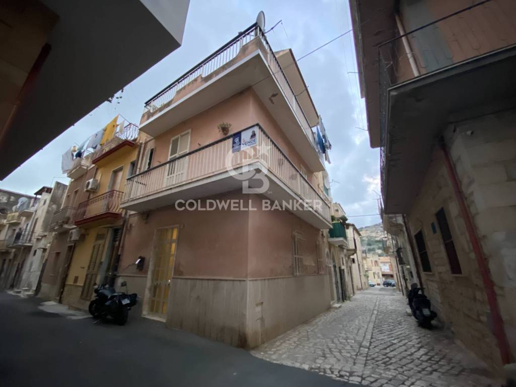 casa indipendente in vendita a Scicli