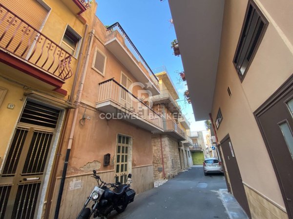 casa indipendente in vendita a Scicli