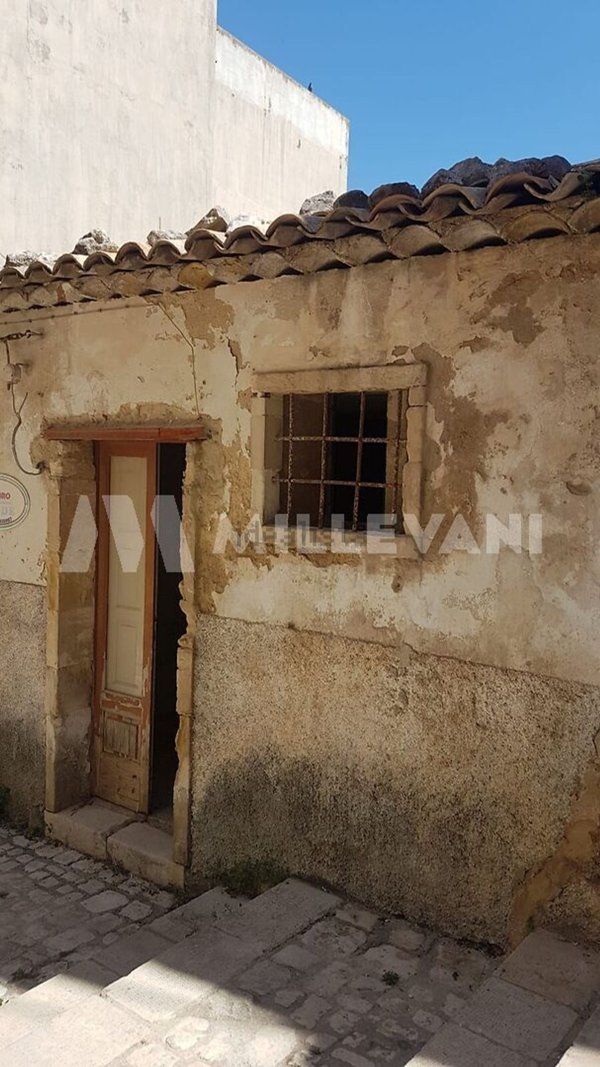 casa indipendente in vendita a Scicli