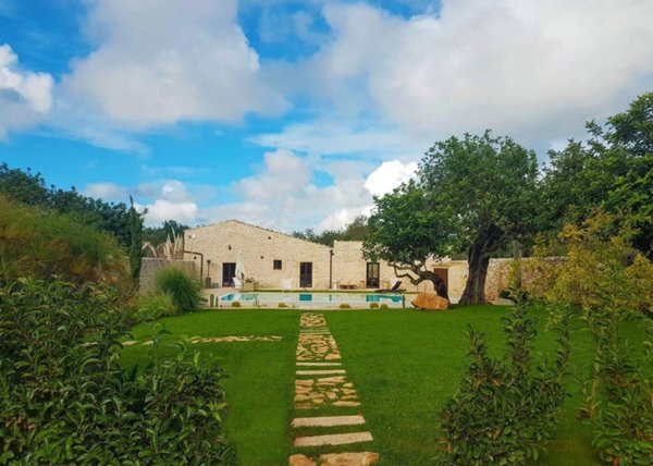 casa indipendente in vendita a Scicli in zona Sampieri