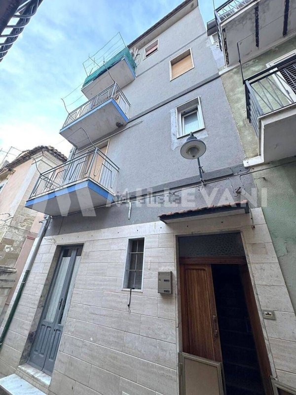casa indipendente in vendita a Scicli