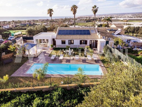 casa indipendente in vendita a Scicli in zona Cava d'Aliga