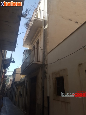 casa indipendente in vendita a Scicli