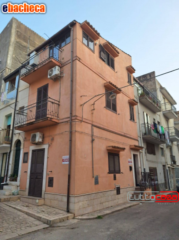 casa indipendente in vendita a Scicli