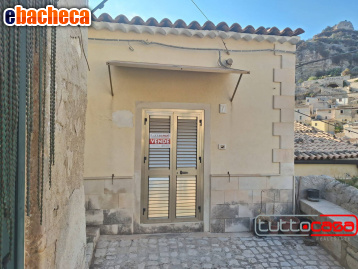 casa indipendente in vendita a Scicli