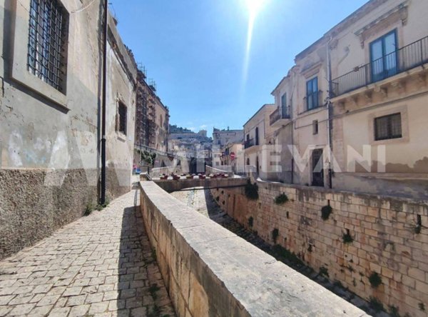 casa indipendente in vendita a Scicli