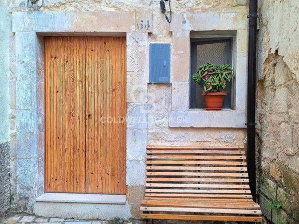casa indipendente in vendita a Scicli