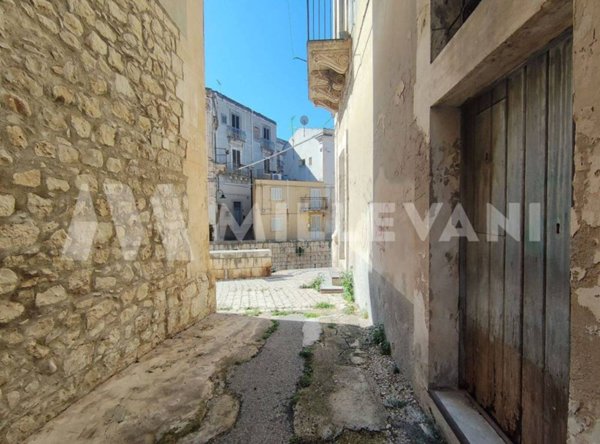 casa semindipendente in vendita a Scicli