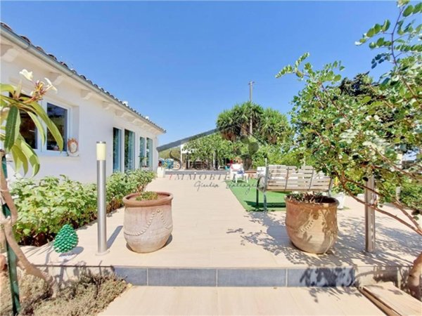 casa indipendente in vendita a Scicli