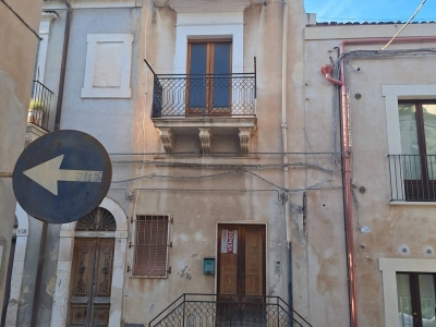 casa indipendente in vendita a Scicli