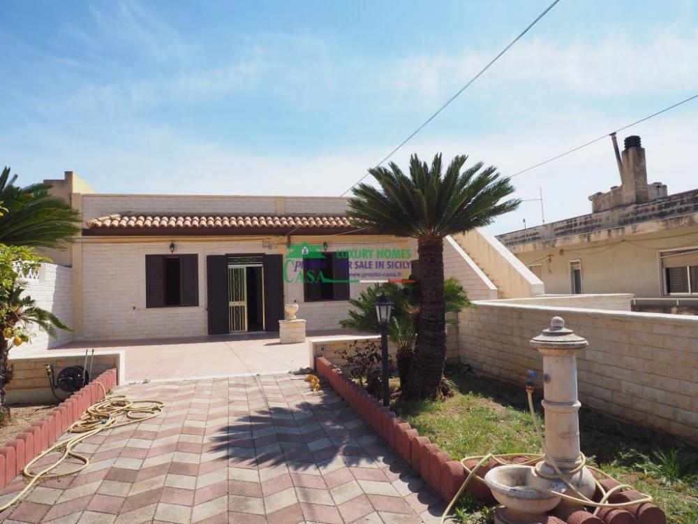 casa indipendente in vendita a Scicli in zona Donnalucata