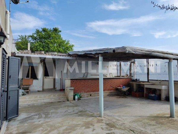 casa indipendente in vendita a Scicli