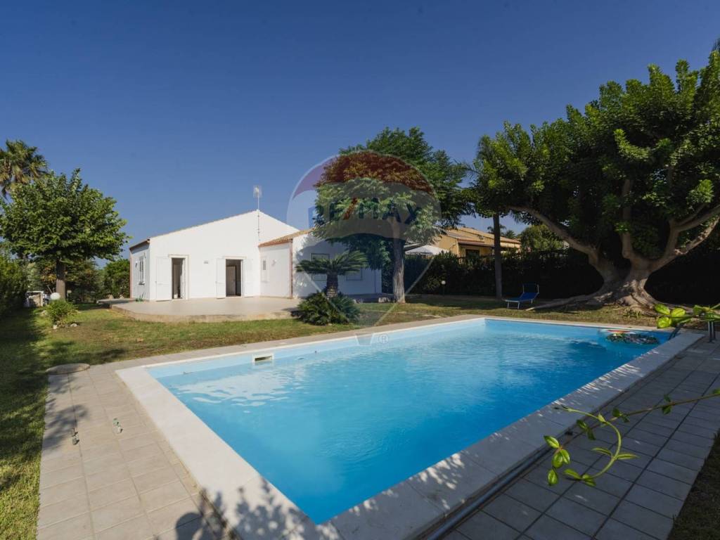 casa indipendente in vendita a Scicli