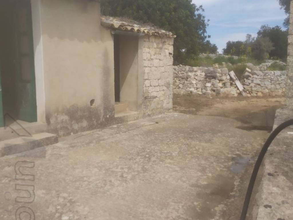 casa indipendente in vendita a Scicli