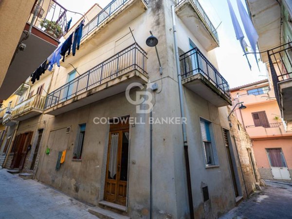 casa indipendente in vendita a Scicli