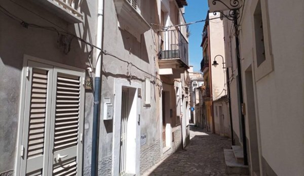 casa indipendente in vendita a Scicli