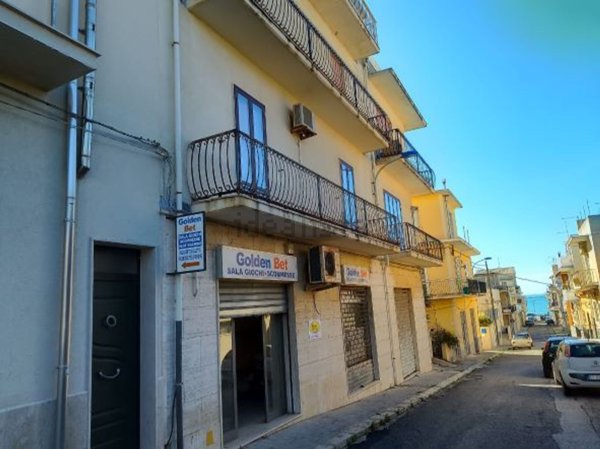 locale commerciale in vendita a Scicli in zona Donnalucata