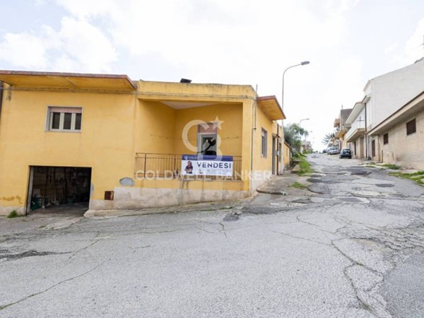 casa indipendente in vendita a Scicli