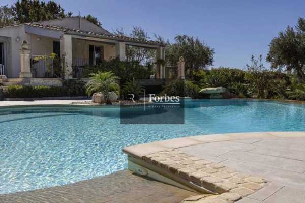 casa indipendente in vendita a Scicli