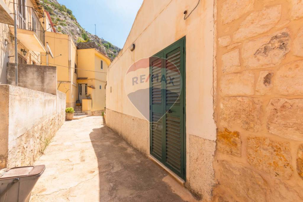 casa indipendente in vendita a Scicli