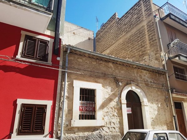 casa indipendente in vendita a Scicli