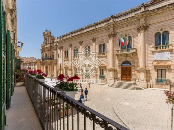 intera palazzina in vendita a Scicli