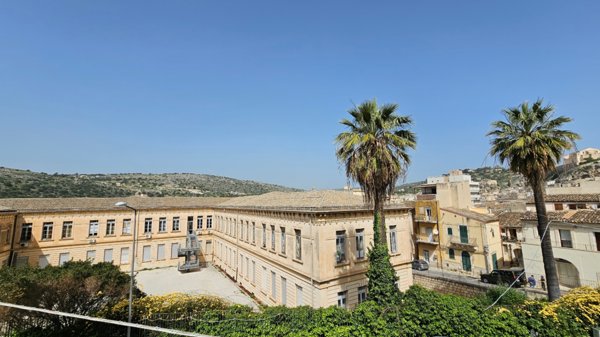 casa indipendente in vendita a Scicli