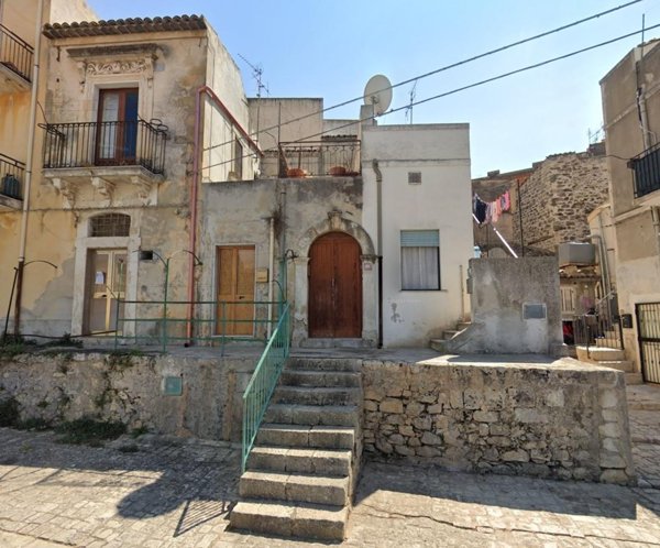casa indipendente in vendita a Scicli