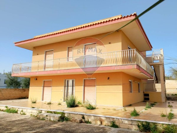 casa indipendente in vendita a Scicli in zona Cava d'Aliga