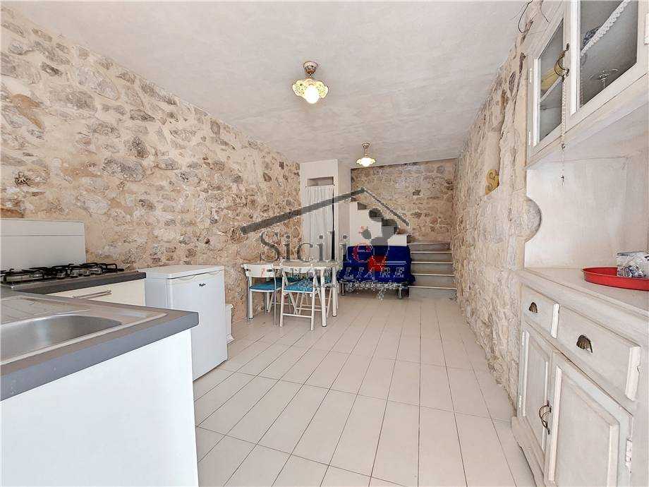 casa indipendente in vendita a Scicli