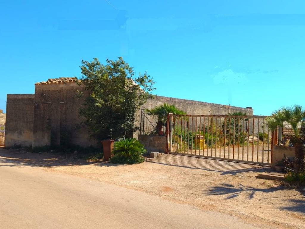 casa indipendente in vendita a Scicli