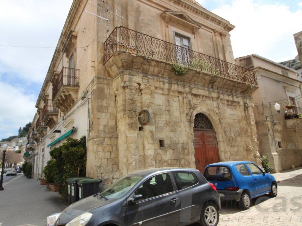 intera palazzina in vendita a Scicli