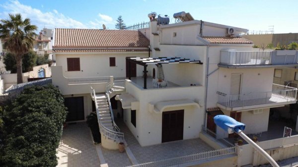 casa indipendente in vendita a Scicli in zona Donnalucata