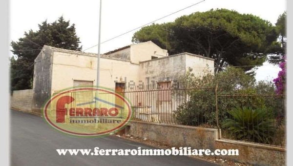 casa indipendente in vendita a Scicli