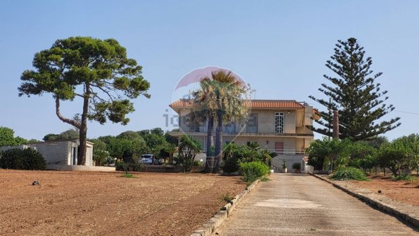 casa indipendente in vendita a Scicli