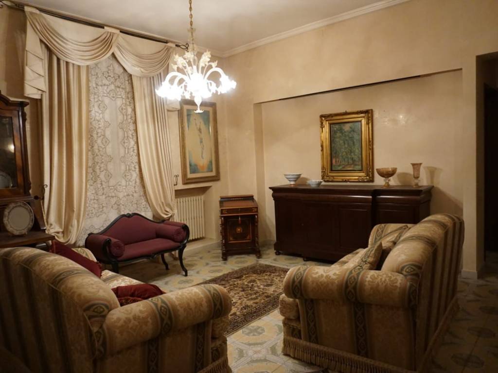 intera palazzina in vendita a Scicli